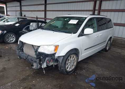 2015 Chrysler Town & Country Touring z USA, uszkodzony, nr VIN 2C4RC1BGXFR661886